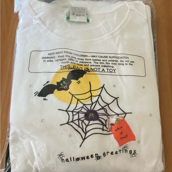 QVC NWT 2 pack Halloween Witch and Bat Costume Shirts - Black and White 2x long - Picture 6 of 10